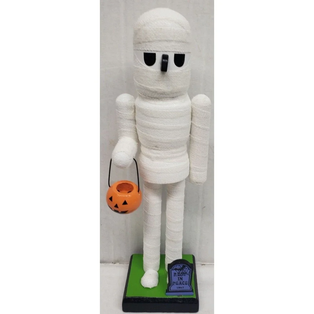 Wooden Nutcracker,9.5